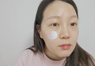 MF[스킨1004] 마다가스카르 센텔라 히알루-시카 워터핏 선세럼 50ml — 5점을 준 리뷰어가 2024년 5월 올린 사용 사진