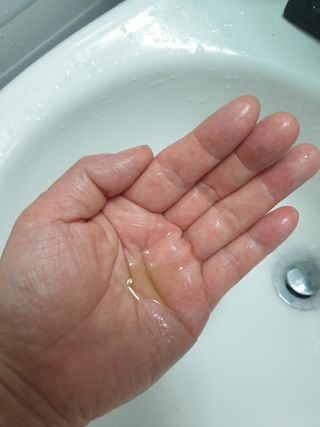 프리마인 메이크업과 들뜨는 각질까지 한방에 깐달걀로! 순하기까지한 셀베이스 그린티클렌저(200ml) — 4점을 준 리뷰어가 2023년 5월 올린 사용 사진
