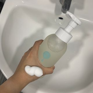 아미퓨어 [라이브] 피부장벽 강화를 위한 머랭 버블 클렌저 천연계면활성제로 온가족 사용가능 — 4점을 준 리뷰어가 2021년 6월 올린 사용 사진