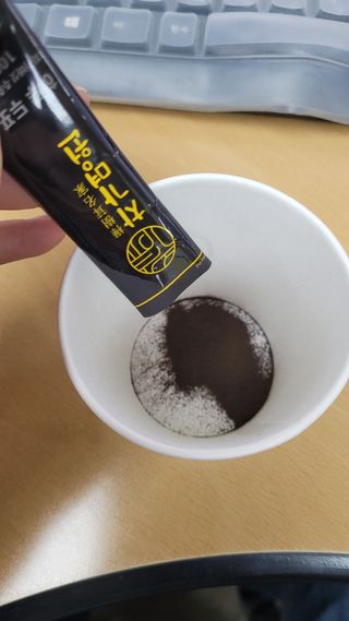차가명원 차가버섯 프리미엄 추출분말 10일분(20포) — 5점을 준 리뷰어가 2022년 6월 올린 사용 사진
