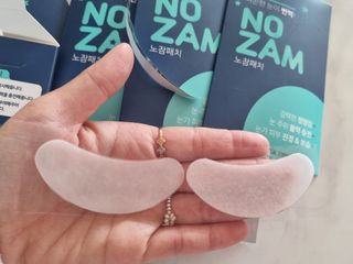 [풀리다 노잠패치] / 잠깨는 패치(졸음방지+눈가케어) 1팩(5회분) /공부할때, 운전할때, 골프, 눈 피로할때 — 5점을 준 리뷰어가 2022년 11월 올린 사용 사진