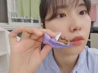 델리스 오트 밀키 초콜릿 바 — 5점을 준 리뷰어가 2022년 5월 올린 사용 사진