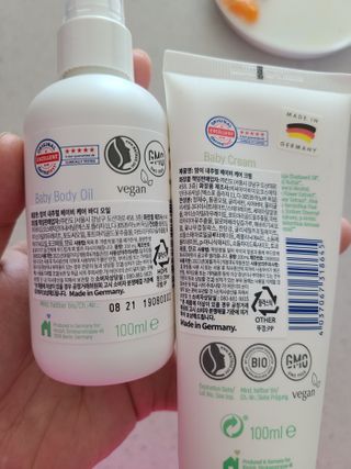 mom e 맘이 내추럴 베이비 케어 크림+바디오일 — 3.5점을 준 리뷰어가 2021년 1월 올린 사용 사진