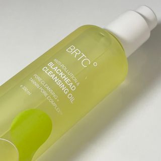 비알티씨 BRTC 안티폴루션 앤 블랙헤드 클렌징오일 300ml — 5점을 준 리뷰어가 2022년 12월 올린 사용 사진