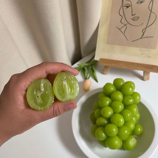 프리미엄 수출용 엘로아시스 샤인머스켓 특등품 1.5kg 2송이 — 5점을 준 리뷰어가 2021년 10월 올린 사용 사진