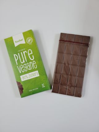 당류2g 자일리톨로 단맛을낸 슈카 퓨어비건 무설탕초콜릿 Xucker vegan 2개입 — 5점을 준 리뷰어가 2021년 4월 올린 사용 사진