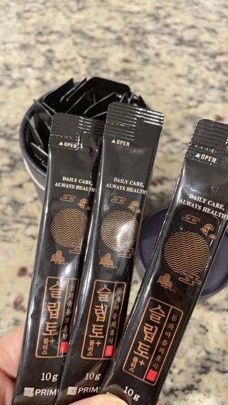 프리마인 자체 기업부설 연구소에서 찾아낸 건강한 수면의 비밀.  슬립토 플러스 30포 — 3.5점을 준 리뷰어가 2021년 11월 올린 사용 사진