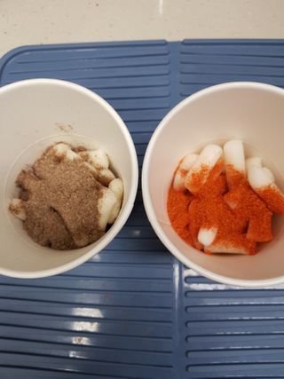 유비쿡 컵떡볶이 매운컵떡볶이2개/ 짜장컵떡볶이 2개  총 4개세트 — 5점을 준 리뷰어가 2021년 2월 올린 사용 사진