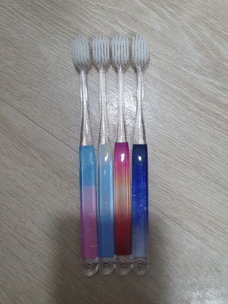 에브리모먼트 에브리 모먼트 칫솔 Every moment toothbrush — 3점을 준 리뷰어가 2022년 3월 올린 사용 사진