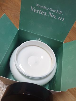 버텍스넘버원 버텍스 넘버원 햄프씨드오일 핸드밤, 바디크림 — 4점을 준 리뷰어가 2022년 3월 올린 사용 사진