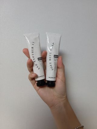 멈칫(MUMCHIT) 넥퍼퓸 NECKPERFUME 2가지 향 — 5점을 준 리뷰어가 2021년 11월 올린 사용 사진