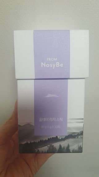 프롬노시베_이너뷰티 올데이 리지 스틱 — 5점을 준 리뷰어가 2021년 4월 올린 사용 사진