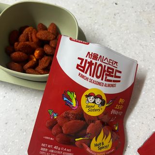 [서울시스터즈] CU 김치 4총사 세트-김치볶음밥, 김치큐브닭, 김치바삭김, 김치아몬드 — 5점을 준 리뷰어가 2021년 11월 올린 사용 사진