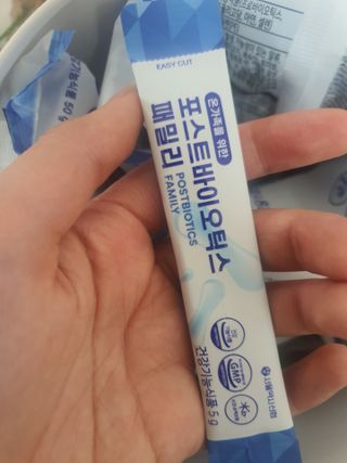 서울약사신협_포스트바이오틱스패밀리_5g x 100포 — 5점을 준 리뷰어가 2021년 4월 올린 사용 사진