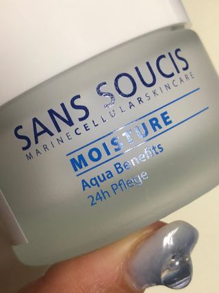 산수시 아쿠아 베네핏 24h 수부지 물광 속건조 수분크림 50ml — 5점을 준 리뷰어가 2021년 7월 올린 사용 사진