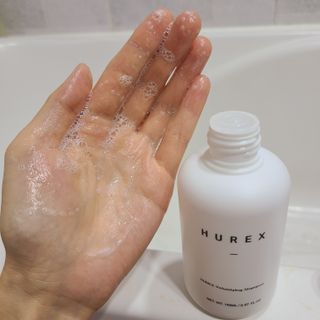 [HUREX] 휴렉스 볼류마이징 탈모완화 기능성 샴푸 150ml x 2개 — 5점을 준 리뷰어가 2021년 9월 올린 사용 사진