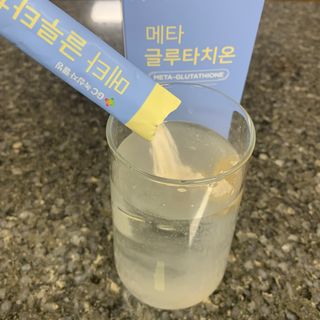 메타웰빙 GC녹십자웰빙 메타 글루타치온 — 4점을 준 리뷰어가 2022년 10월 올린 사용 사진