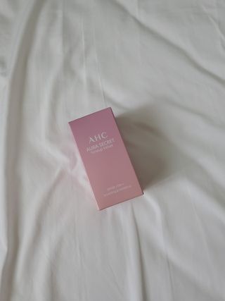AHC 아우라 시크릿 톤업 벨벳 — 5점을 준 리뷰어가 2021년 4월 올린 사용 사진