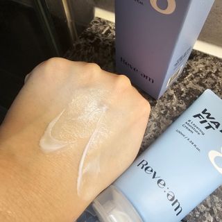 나우 [리브엠]피부 속부터 겹겹이, 촘촘하게! 워터핏8중 수분착붙 크림 — 5점을 준 리뷰어가 2024년 12월 올린 사용 사진