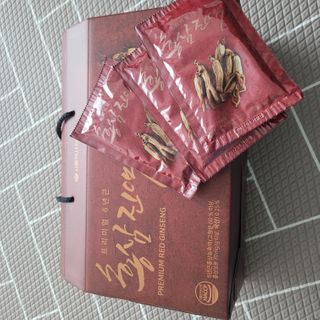 서울약사신협_프리미엄 6년근 홍삼진액_70mlx30포 — 5점을 준 리뷰어가 2021년 2월 올린 사용 사진