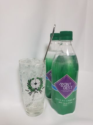 몽베스트 Montbest with Sparkling water Plain 20병 — 5점을 준 리뷰어가 2021년 11월 올린 사용 사진