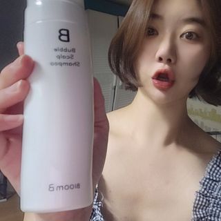 블룸비 거품 두피 샴푸 — 5점을 준 리뷰어가 2022년 8월 올린 사용 사진