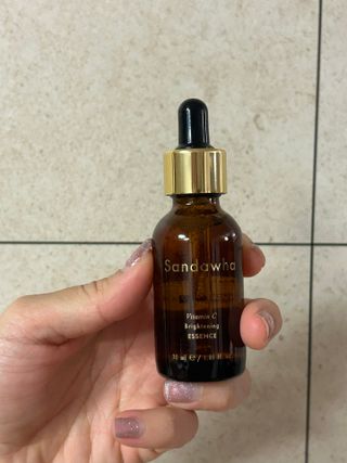 스킨큐어 산다화 비타민c 화이트닝 에센스 30ml — 5점을 준 리뷰어가 2023년 10월 올린 사용 사진