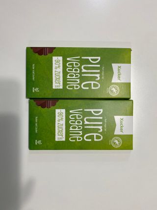 당류2g 자일리톨로 단맛을낸 슈카 퓨어비건 무설탕초콜릿 Xucker vegan 2개입 — 5점을 준 리뷰어가 2021년 4월 올린 사용 사진