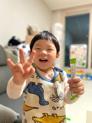 [이뮤니티플러스]우리아이 면역오키, 건강오키 _ 키즈오키 비타민초코홍삼 10포 1box — 5점을 준 리뷰어가 2022년 3월 올린 사용 사진