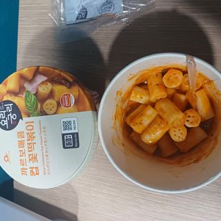 나우  [요리궁리] B타입 ( 매콤, 치즈, 매콤까르보 ) 꽃떡볶이 6개입 세트 — 2점을 준 리뷰어가 2025년 3월 올린 사용 사진