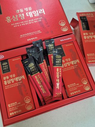 광동생활건강 광동 명품 홍삼정데일리 10mL x 30포 — 5점을 준 리뷰어가 2023년 4월 올린 사용 사진