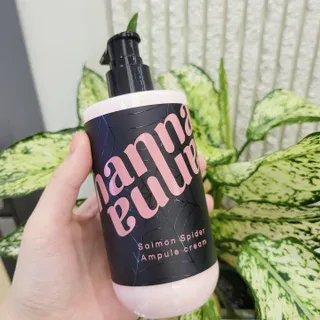 난나 살몬 스파이더 검버섯 미백 톤업 화이트닝 연어 앰플 크림 300ml 대용량 — 5점을 준 리뷰어가 2022년 12월 올린 사용 사진