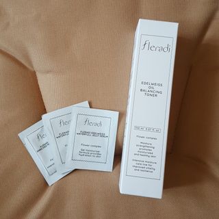 플레라디 에델바이스 오일 밸런싱 토너 — 5점을 준 리뷰어가 2021년 7월 올린 사용 사진