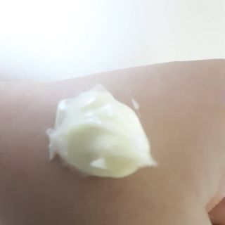 AYU25[아유트웬티파이브]다마스크로즈워터 베이스 천연 수분 촉촉 크림 — 3.5점을 준 리뷰어가 2021년 2월 올린 사용 사진