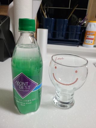 몽베스트 Montbest with Sparkling water Plain 20병 — 4점을 준 리뷰어가 2022년 6월 올린 사용 사진