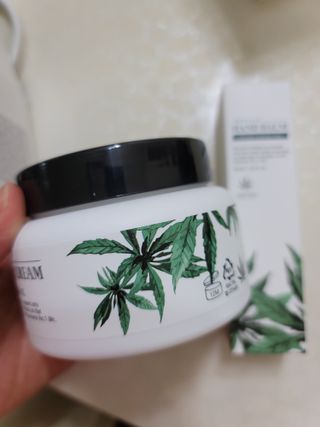 버텍스넘버원 버텍스 넘버원 햄프씨드오일 핸드밤, 바디크림 — 5점을 준 리뷰어가 2022년 3월 올린 사용 사진