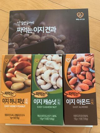 짜먹는 이지견과 짜먹는 이지아몬드, 짜먹는 이지허니피넛, 짜먹는 이지캐슈넛 각 10g X  10포 — 리뷰어가 2021년 2월 올린 사용 사진