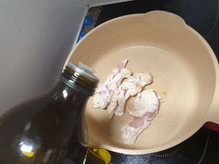 마에스트로 엑스트라버진 올리브 유 마에스트로 엑스트라버진 스페인 올리브유 — 5점을 준 리뷰어가 2022년 2월 올린 사용 사진