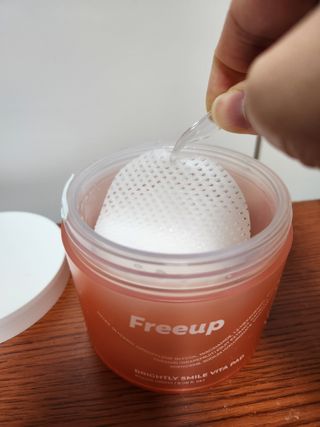 프리업 브라이틀리 스마일 비타 본품 + 휴대용키트 — 5점을 준 리뷰어가 2023년 6월 올린 사용 사진