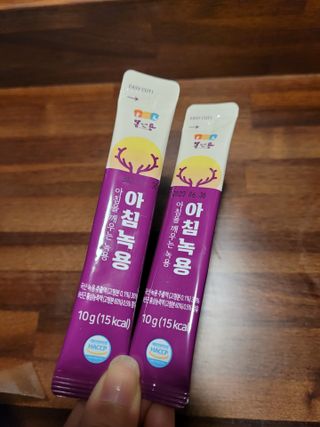 [몸엔용] 전국 이마트 런칭 신상, 아침을 깨우는 녹용 아침녹용 10g x 28포 — 4점을 준 리뷰어가 2021년 7월 올린 사용 사진