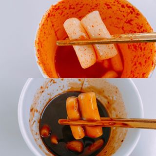 유비쿡 컵떡볶이 매운컵떡볶이2개/ 짜장컵떡볶이 2개  총 4개세트 — 5점을 준 리뷰어가 2021년 3월 올린 사용 사진