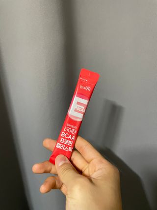 [인디닥터] 타이탄 BCAA 프로틴 젤리스틱 — 5점을 준 리뷰어가 2022년 5월 올린 사용 사진