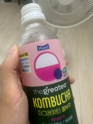 더그레잇티 콤부차 [매일유업] 더그레잇티 44kcal 콤부차 300ml *12개입 (오리지널 6개+베리리치 6개) — 5점을 준 리뷰어가 2023년 7월 올린 사용 사진