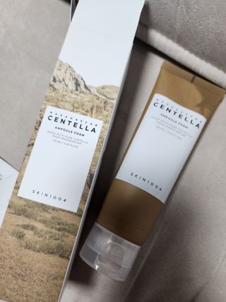 스킨1004 [SKIN1004] 마다가스카르 센텔라 앰플 폼 125ml — 5점을 준 리뷰어가 2024년 9월 올린 사용 사진
