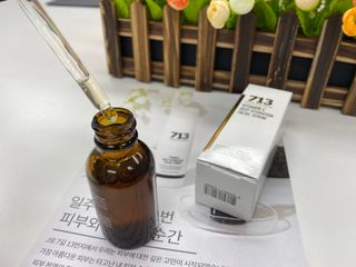 [세븐원쓰리 713] 피부톤을 속부터 밝게 피누스 비타민C 딥 하이드레이션 세럼 — 5점을 준 리뷰어가 2021년 10월 올린 사용 사진