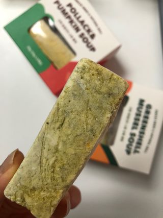 베이컨박스 [BACON] 강아지 수제간식 간편 동결건조 스튜 2종 - 황태, 초록 홍합 — 3.5점을 준 리뷰어가 2021년 1월 올린 사용 사진