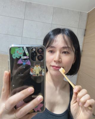 [닥터노아] 마루 대나무 칫솔 콤팩트 & 고체 치약 — 2점을 준 리뷰어가 2022년 7월 올린 사용 사진