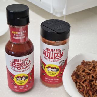[서울시스터즈] 김치시즈닝 국내 최초 뿌려먹는 김치파우더 100g 1개+ 신제품 고추장 핫소스 185g 1개 — 5점을 준 리뷰어가 2021년 10월 올린 사용 사진