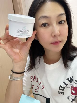 오투에니원 화이트 스완 갈락토미세스 비타민 C 필링 패드 60매 — 5점을 준 리뷰어가 2022년 12월 올린 사용 사진