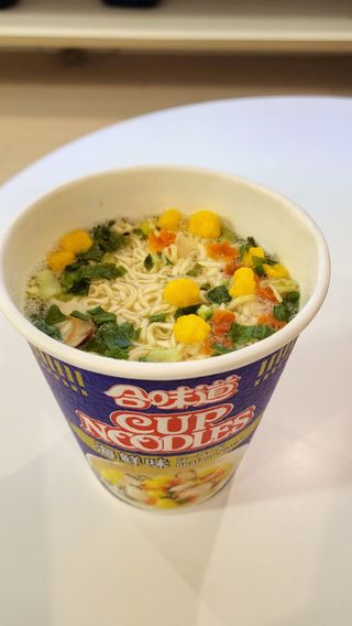 NISSIN 닛신 컵누들  4종 - 씨푸드오리지날, 씨푸드 스파이시, 씨푸드 커리, 씨푸드 XO소스 — 5점을 준 리뷰어가 2023년 1월 올린 사용 사진